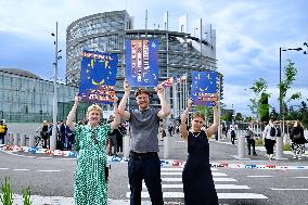 Lobbycontrol Nina Katzemich Protests At Parliament - Strasbourg