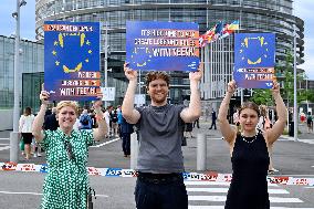 Lobbycontrol Nina Katzemich Protests At Parliament - Strasbourg