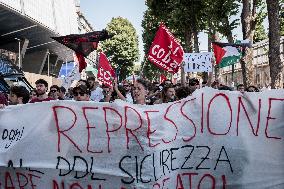 A Presidium At RAI Headquarters In Naples After The Denunciations Of The 13 February Demonstration.