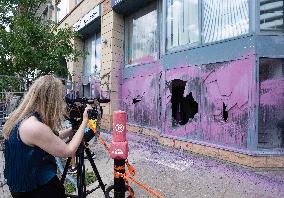 Immigration Office Vandalised By Pro-Palestinian Group - Montreal