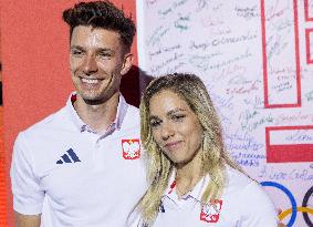 Polish Athletes Take Olympic Oath