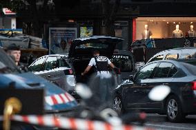 Police Officer Injured In Knife Attack - Paris