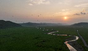 CHINA-INNER MONGOLIA-ULAN MOD GRASSLAND (CN)