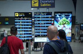 IT Outage Brings Airport Chaos - Seville