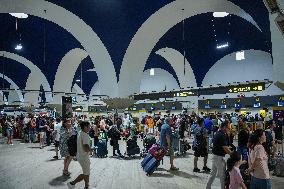 IT Outage Brings Airport Chaos - Seville