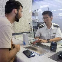 CHINA-SHANGHAI-RAILWAY STATION-FOREIGNER-PAYMENT-SUPPORT (CN)