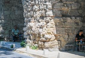 T?RKIYE-ISTANBUL-ANCIENT BUILDINGS-AQUEDUCT OF VALENS