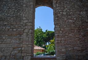 T?RKIYE-ISTANBUL-ANCIENT BUILDINGS-AQUEDUCT OF VALENS