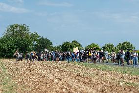 Rally against the construction of mega bassine - Migne Auxances