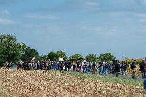 Rally against the construction of mega bassine - Migne Auxances