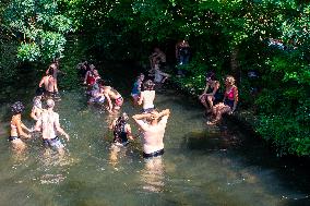 Rally against the construction of mega bassine - Migne Auxances