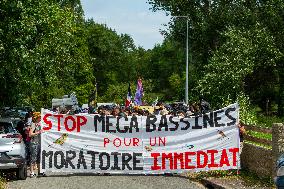 Rally against the construction of mega bassine - Migne Auxances