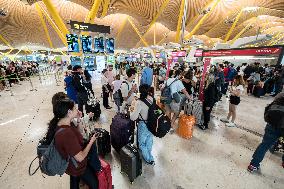 IT Outage Brings Airport Chaos - Madrid