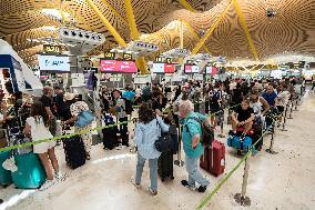 IT Outage Brings Airport Chaos - Madrid