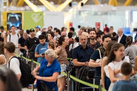 IT Outage Brings Airport Chaos - Madrid