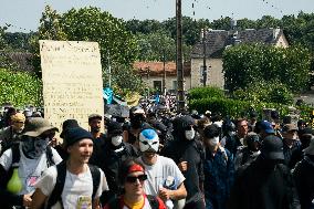 Large Mobilization Against The Mega-basins Near Poitiers And The Firing Of Tear Gas Started A Fire