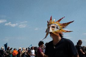 Large Mobilization Against The Mega-basins Near Poitiers And The Firing Of Tear Gas Started A Fire