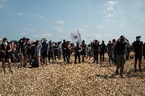 Large Mobilization Against The Mega-basins Near Poitiers And The Firing Of Tear Gas Started A Fire