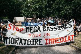 Large Mobilization Against The Mega-basins Near Poitiers And The Firing Of Tear Gas Started A Fire