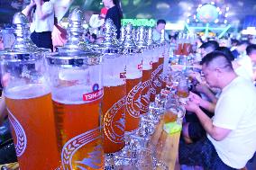 Tourists at 34th Qingdao International Beer Festival