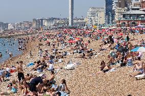 BRITAIN-BRIGHTON-DAILY LIFE-HEATWAVE