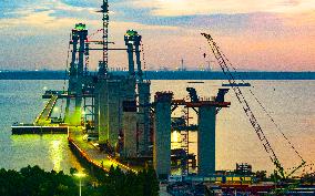 Zhangjinggao Yangtze River Bridge Construction