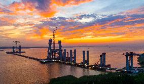 Zhangjinggao Yangtze River Bridge Construction