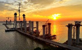 Zhangjinggao Yangtze River Bridge Construction