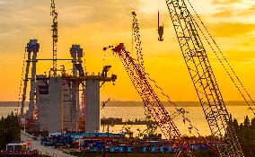 Zhangjinggao Yangtze River Bridge Construction