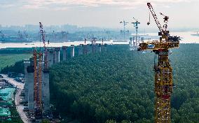 Zhangjinggao Yangtze River Bridge Construction