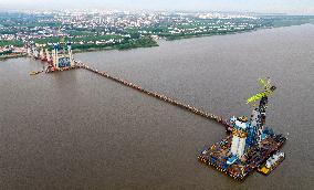 Zhangjinggao Yangtze River Bridge Construction