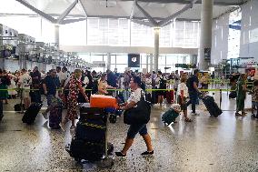 Airports Hit By Global IT Issue - Spain