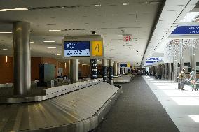 Airports Hit By Global IT Issue - Milwaukee