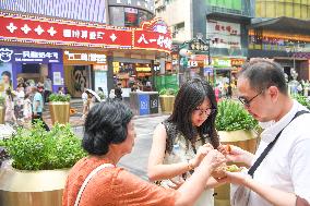 CHINA-CHONGQING-FOREIGN TOURISTS (CN)