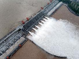 Three Gorges Hub Discharge Floodwater