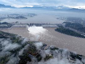 Three Gorges Hub Discharge Floodwater