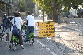 Paris 2024 - Parisians And Tourists Cope With Security Perimeter