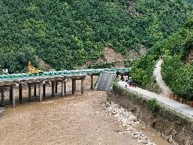 (SpotNews)CHINA-SHAANXI-ZHASHUI-BRIDGE COLLAPSE-RESCUE (CN)