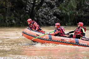 (SpotNews)CHINA-SHAANXI-ZHASHUI-BRIDGE COLLAPSE-RESCUE (CN)