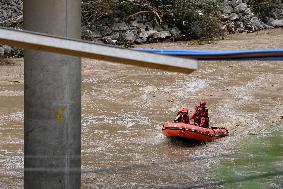 (SpotNews)CHINA-SHAANXI-ZHASHUI-BRIDGE COLLAPSE-RESCUE (CN)