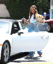 Maria Menounos Shopping - LA