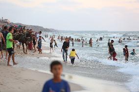 MIDEAST-GAZA-DEIR AL-BALAH-SEASIDE