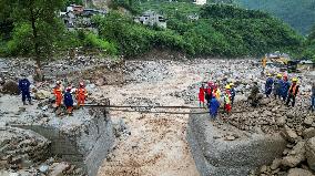 (SpotNews)CHINA-SICHUAN-HANYUAN-FLASH FLOODS-RESCUE (CN)