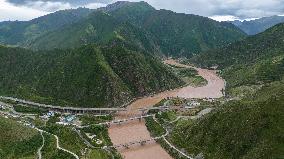 (FOCUS)CHINA-QINGHAI-YUSHU-SCIENTIFIC EXPEDITION-YANGTZE HEADWATERS (CN)