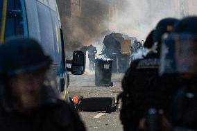 Demonstration In La Rochelle Against Mega-basins: Clashes Between Black Blocs And Police