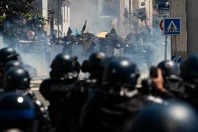 Demonstration In La Rochelle Against Mega-basins: Clashes Between Black Blocs And Police