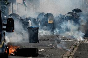 Demonstration In La Rochelle Against Mega-basins: Clashes Between Black Blocs And Police