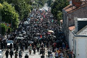 Demonstration In La Rochelle Against Mega-basins: Clashes Between Black Blocs And Police