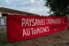 Demonstration In La Rochelle Against Mega-basins: Clashes Between Black Blocs And Police