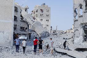 Israel Bombards Central Gaza